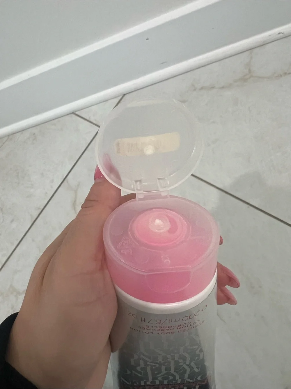 VICTORIA'S SECRET INCREDIBLE SCENTED BODY LOTION